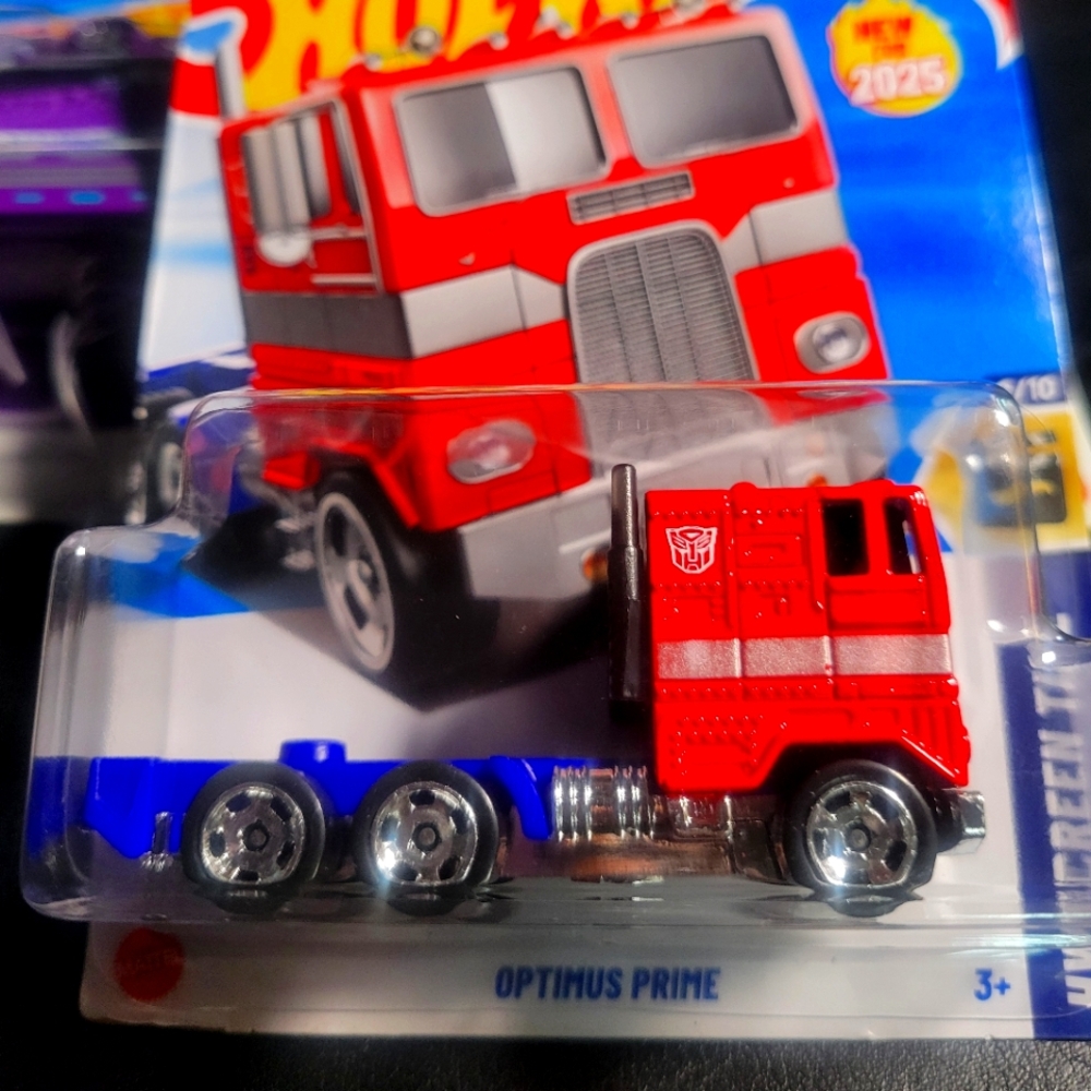 Hot Wheels Optimus Prime 2025 Collectible